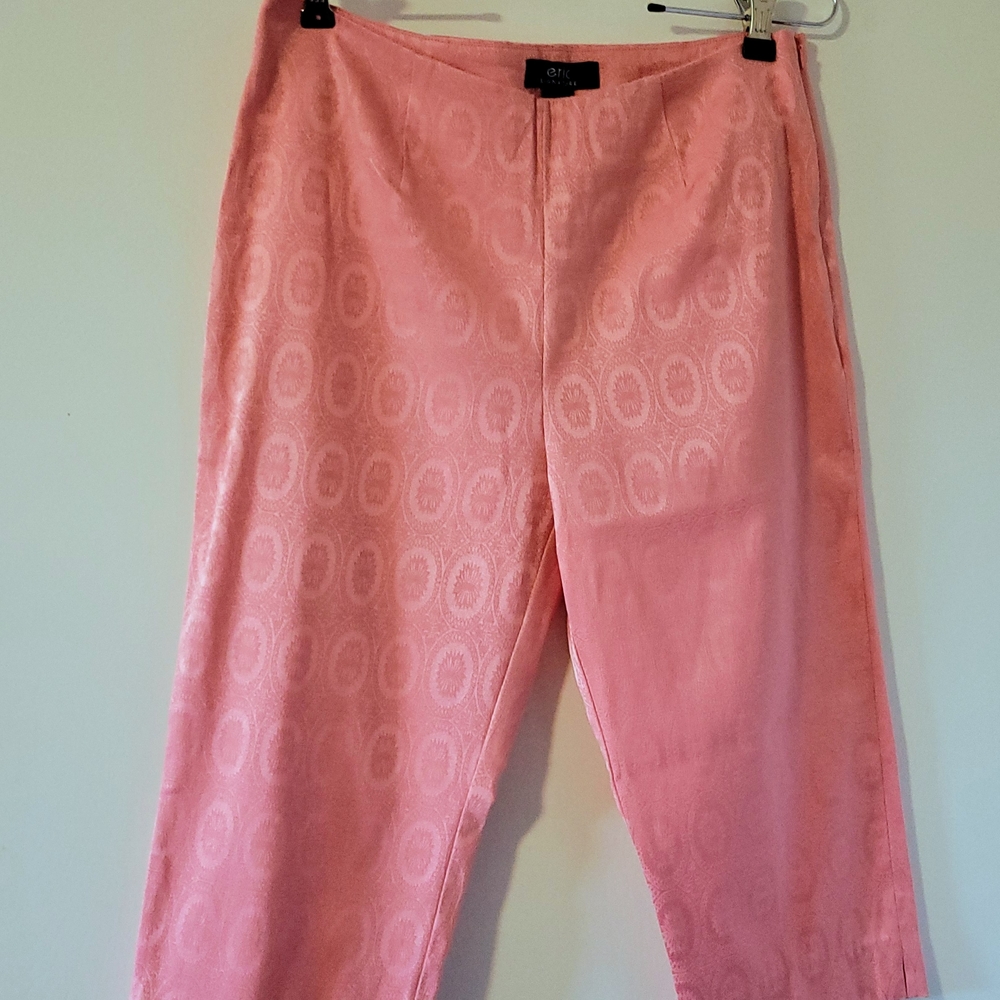 Chic Pink Women's Capris